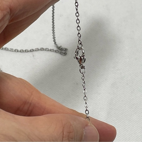 Flower Daisy Pendant Silver Necklace Chain 18” Cubic Zirconia CZ Small Charm New - Picture 9 of 9